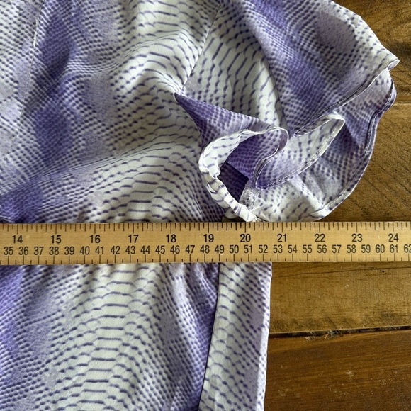 Buddy Love Women’s Cropped Top Purple Snake Print Tie Front Short Sleeve Size S - Picture 5 of 7